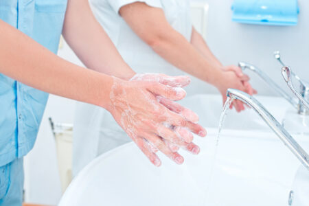 Handen wassen in de zorg